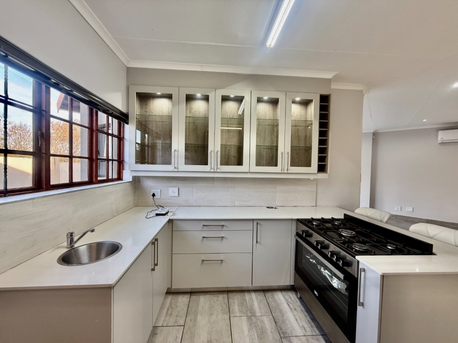 To Let 3 Bedroom Property for Rent in Melodie North West